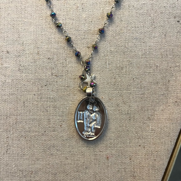 🌙 Silver Toned Gemini Necklace - Picture 3 of 5